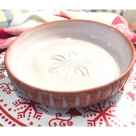 Pie Baker with White Poinsettia in the Center - Picture 2 of 5